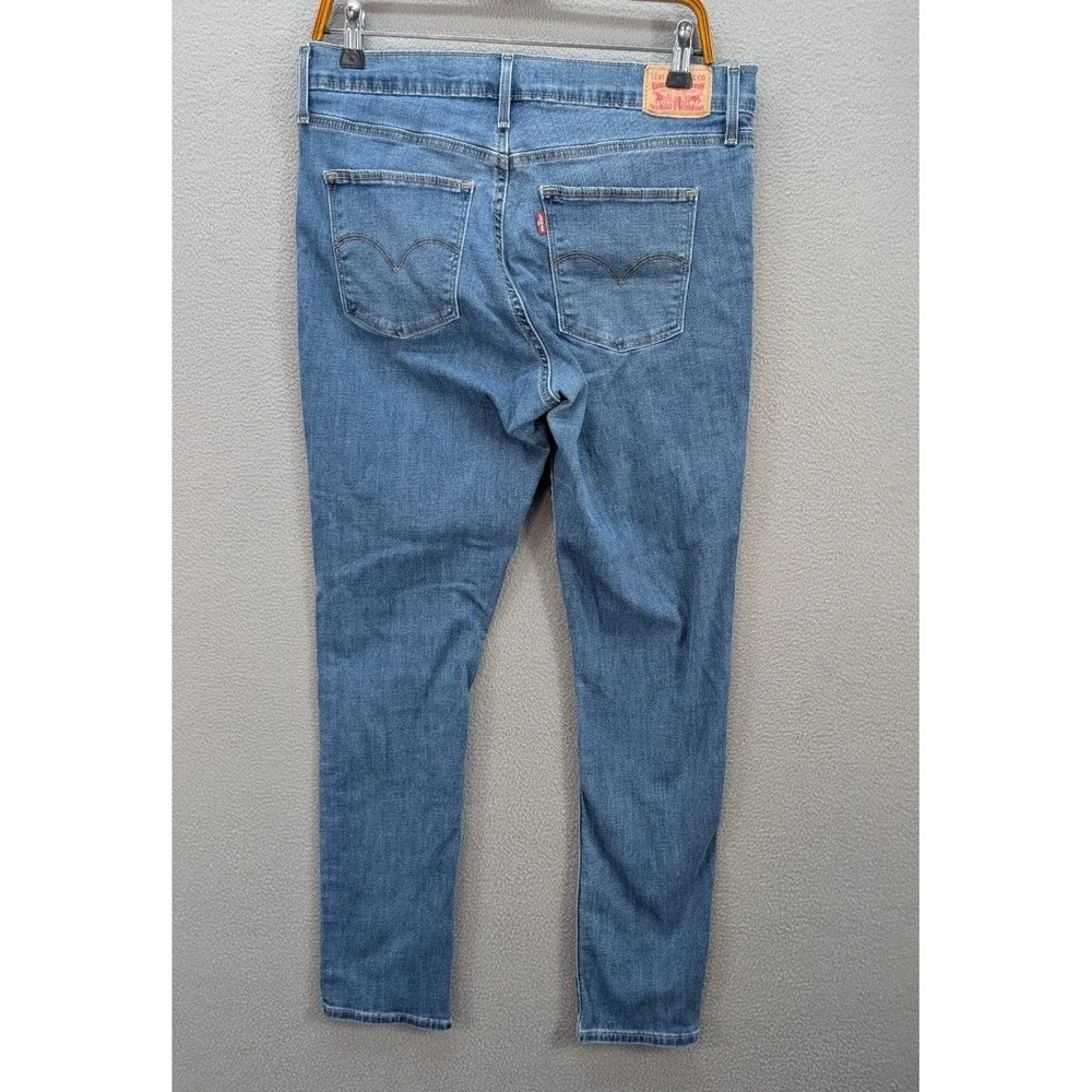 Levis these levi